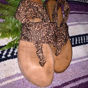 Dirty laundry beka sandals flip flops yoga shoes